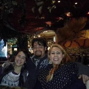 Meet your Posher, Carlos